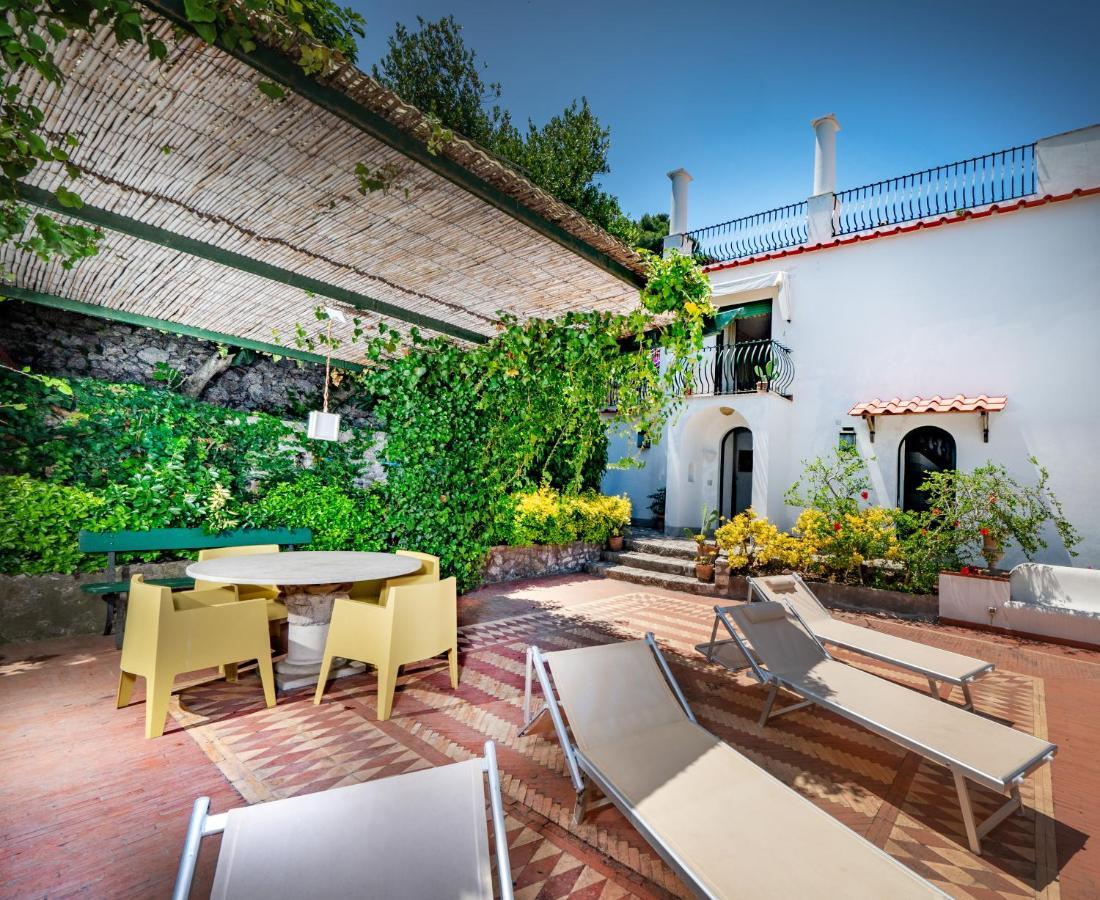 Charming Villa Capri Bagian luar foto