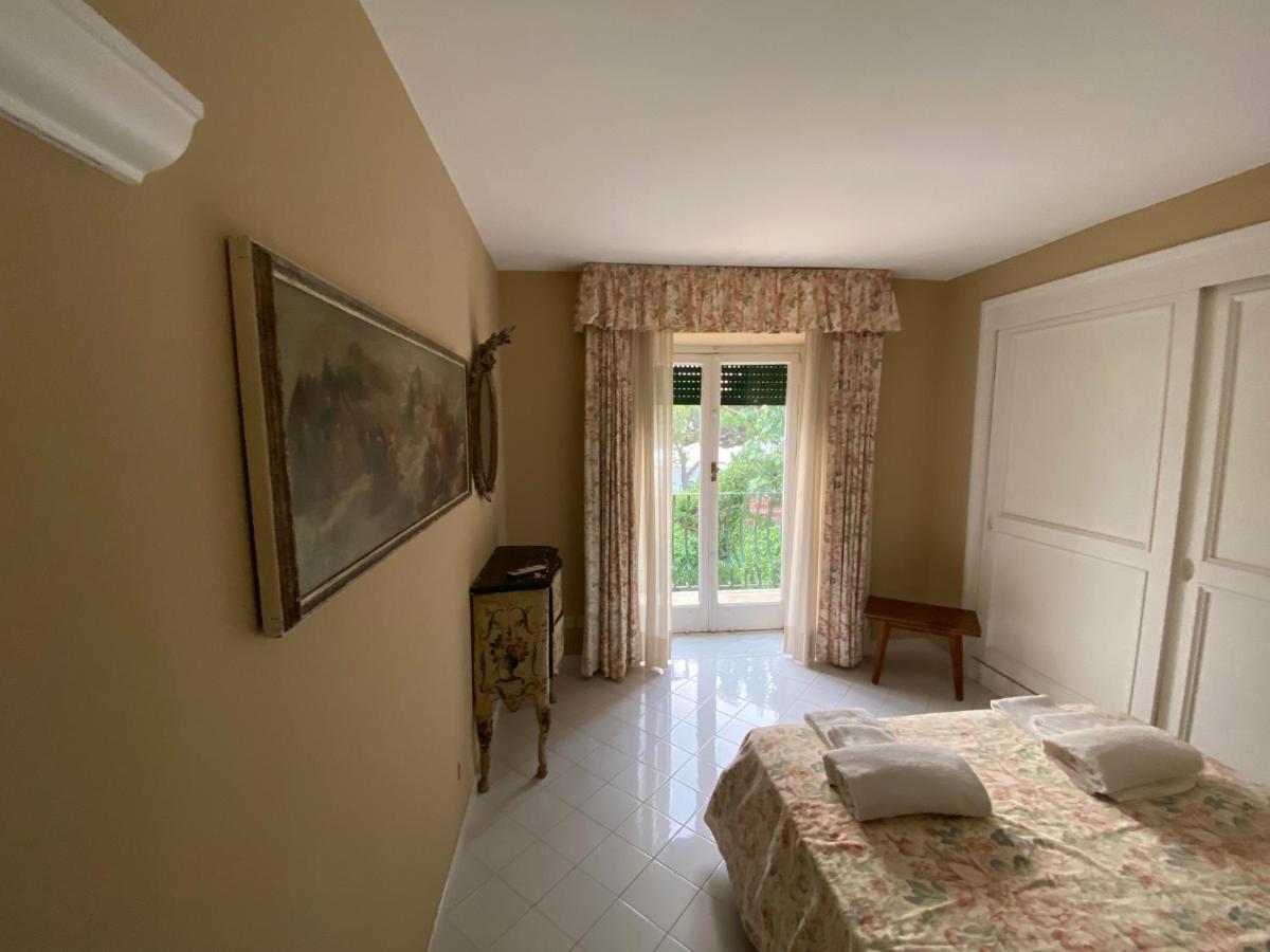 Charming Villa Capri Bagian luar foto
